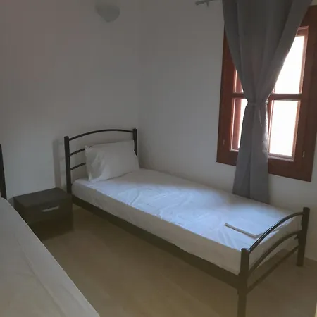 Oasis 1 Apartment Megisti